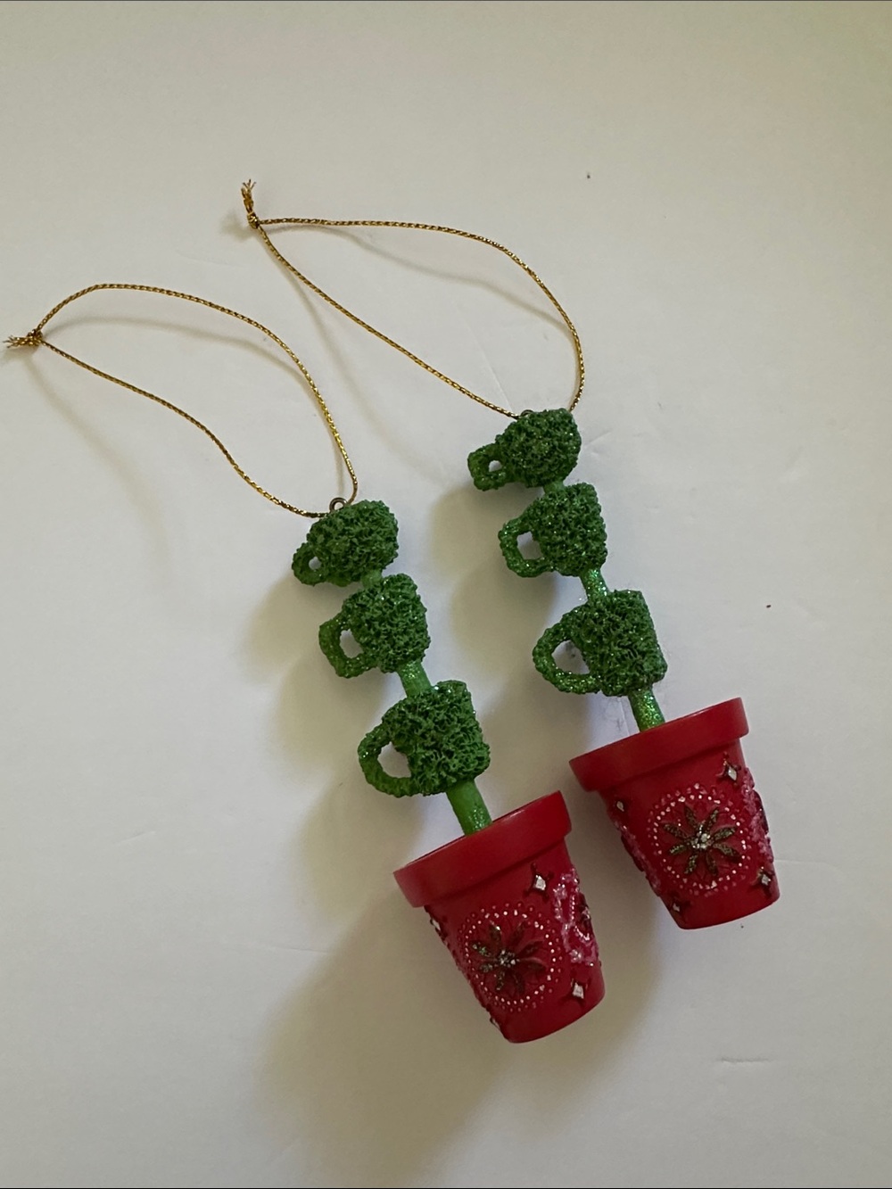 Starbucks 2006 Festive Green Topiary Ornaments in Red Decorative Pots